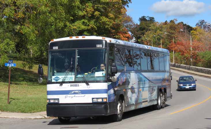 Greyhound Canada MCI D4500 1315